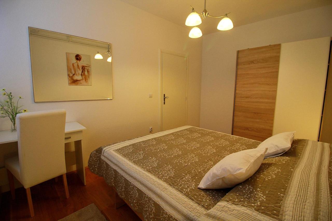 Apartmani Bozena มาคาร์สกา ภายนอก รูปภาพ