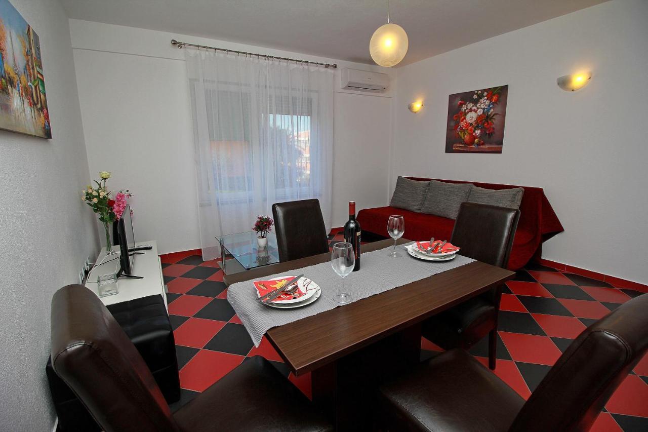 Apartmani Bozena มาคาร์สกา ภายนอก รูปภาพ