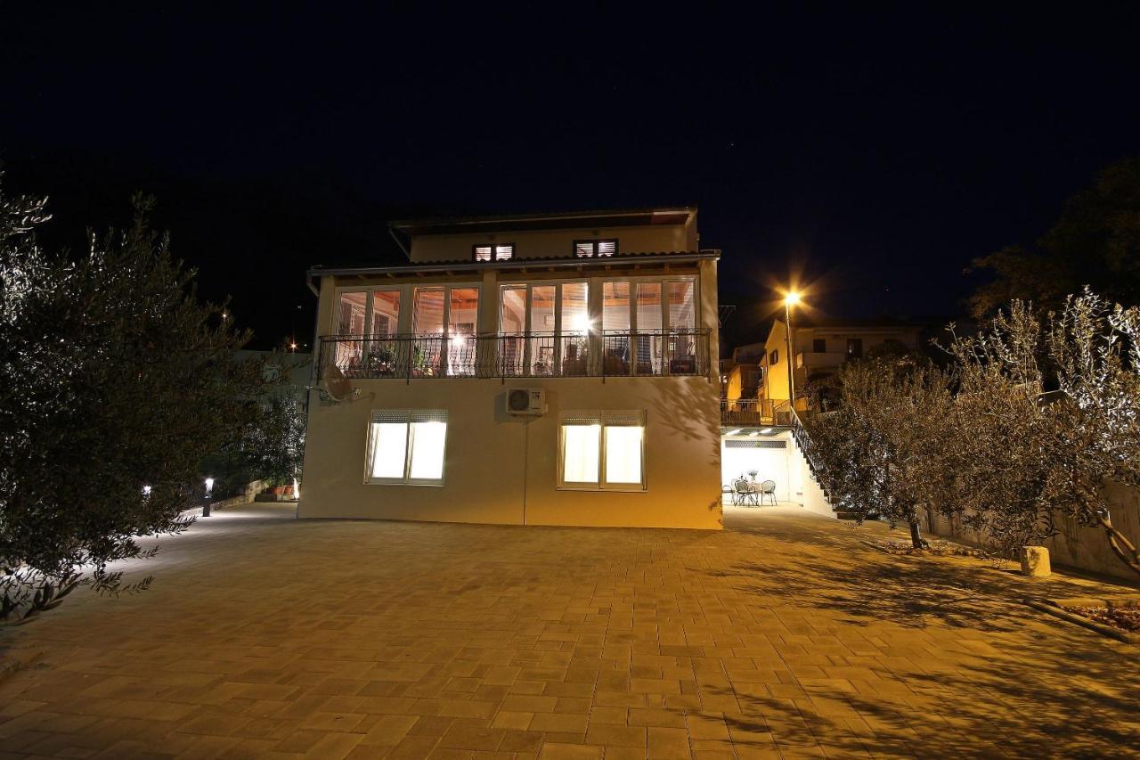 Apartmani Bozena มาคาร์สกา ภายนอก รูปภาพ